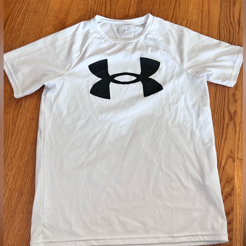 Under Armour dri fit tshirt size medium